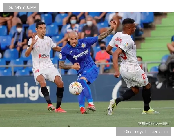 阿拉维斯中场格瓦拉接受专访，谈中后场球员在转换中第一脚出球的重要性